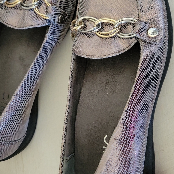 VIONIC flats - Picture 4 of 4